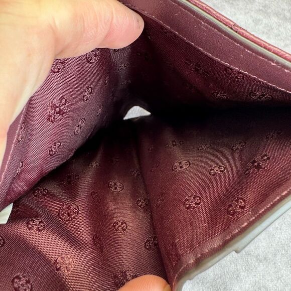 Tory Burch Claret Willa Quilted Burgundy Leather Compact Wallet - Picture 12 of 12